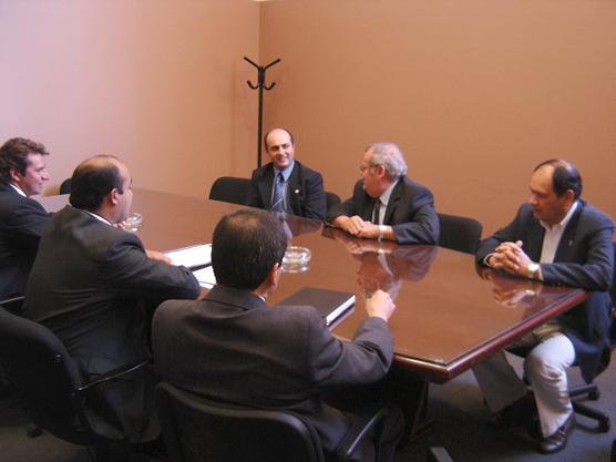 Reunión en la sede de la entidad profesional.