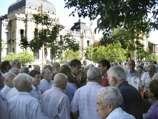 Los jubilados volvieron a sus habituales protestas