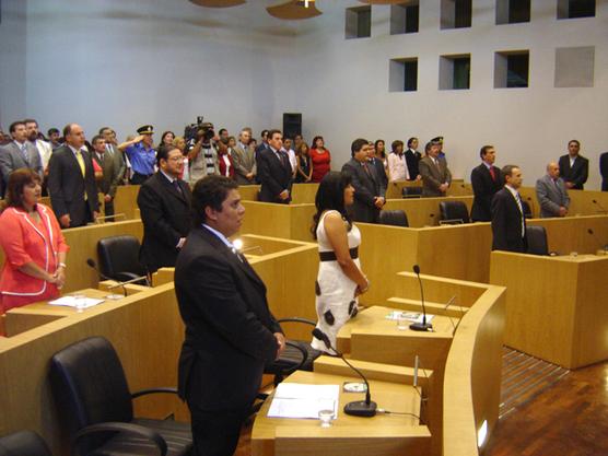 Al inicio de sesión del concejo cantaron el Himno Nacional