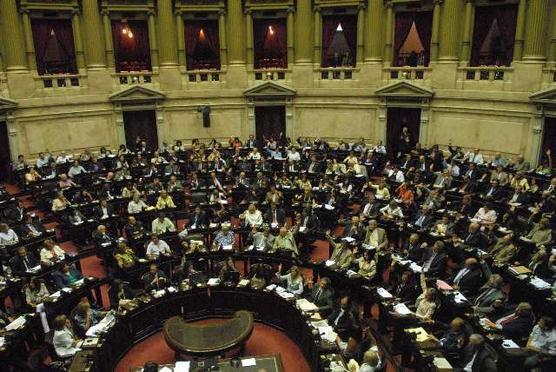 Diputados aprobaró adelanto de elecciones