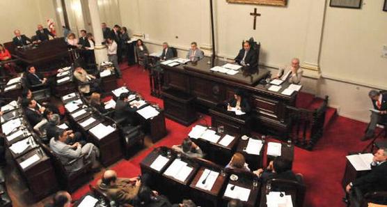 Nuevo debate en la legislatura