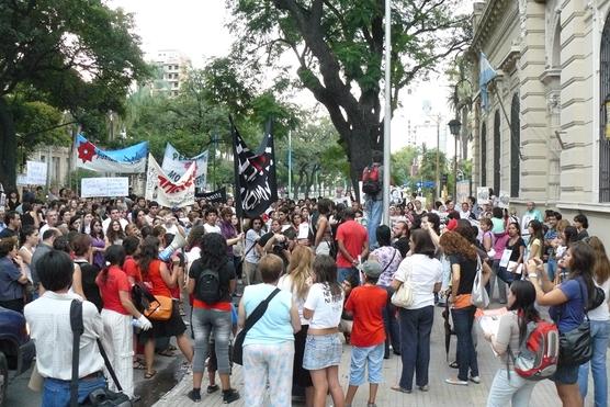 Acto en la ex escuela de policía donde funcionaba un centro