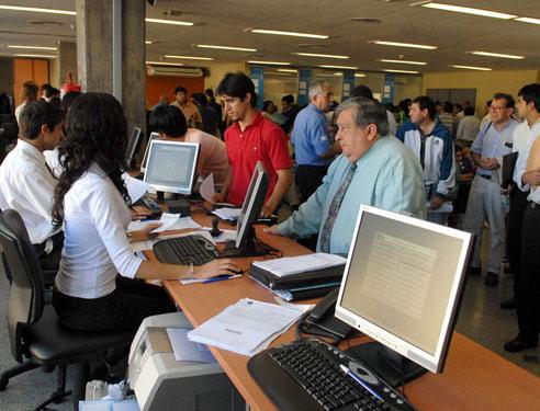 Las colas en Rentas serán interminables