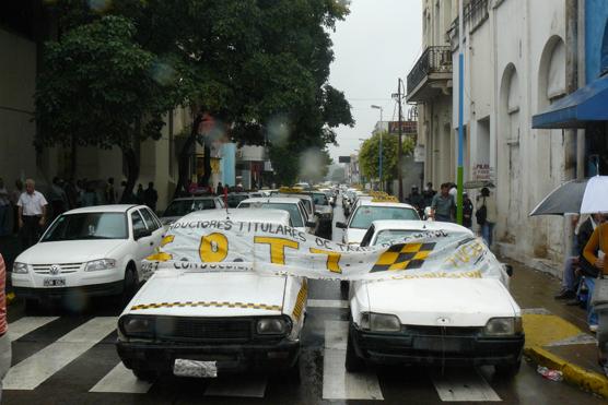 Los taxistas bloquearon las calles, San Martín, Monteagudo, Laprida