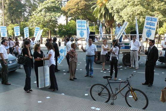 Viernes | Los bancarios pararon desde las 10 de la mañana