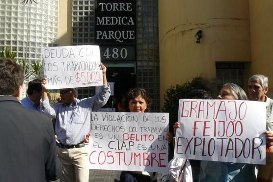 Protesta en las puertas del Sanatorio Parque