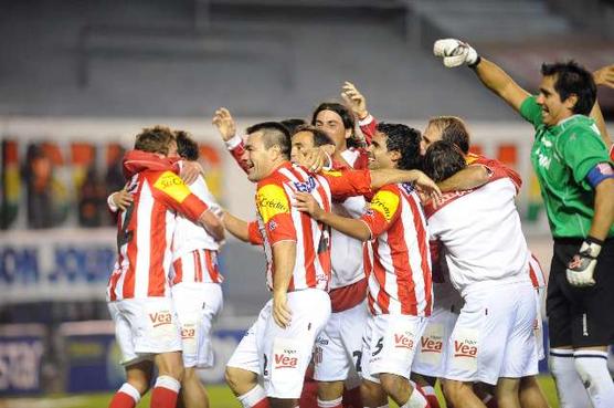 Enorme triunfo del Santo ante Lanús