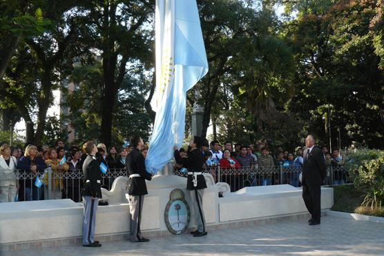 Izamiento de la Bandera Nacional