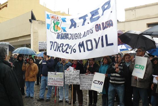 Manifestantes frente a la Casa Histórica