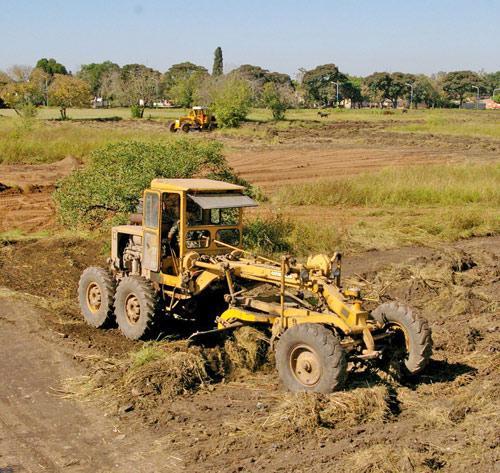 Las máquinas municipales sobre calle Bolivia     