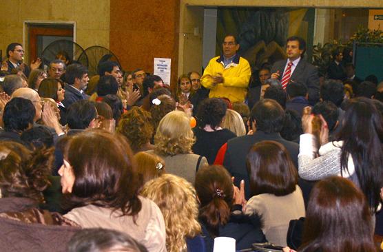 Bourlé y Cisneros al frente de la asamblea