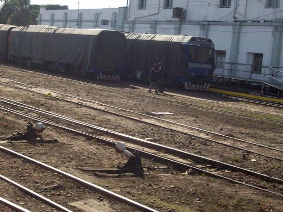 Son dos duplas de Coches Motores 