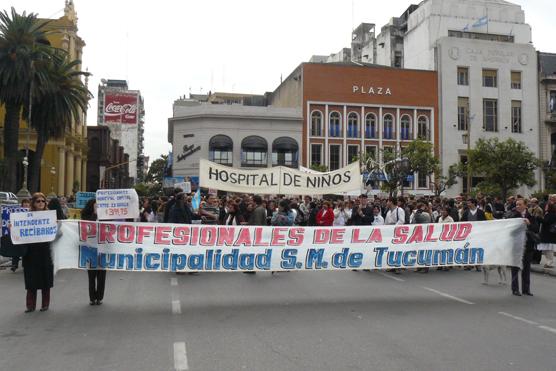 Los médicos marcharon en Plaza Independencia