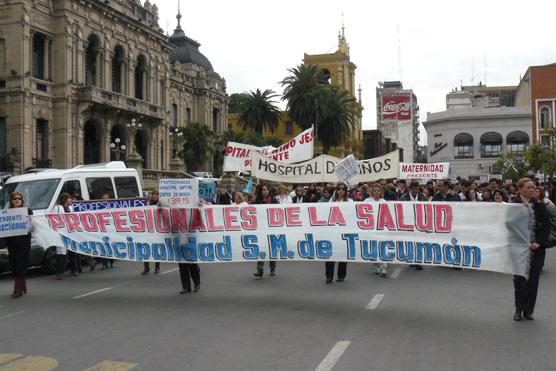 Marcharon desde la Plaza Independencia hasta el SIPROSA y volvieron a la plaza