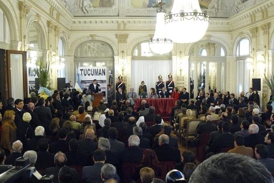 El acto oficial se realizó en el Salón Blanco de la Casa de Gobierno