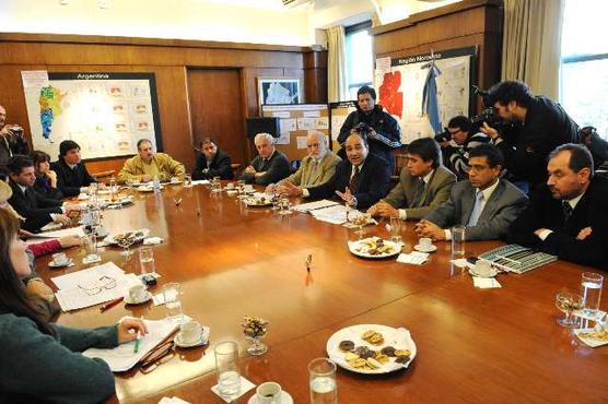 Manzur en la reunión con la comisión de Salud de diputados