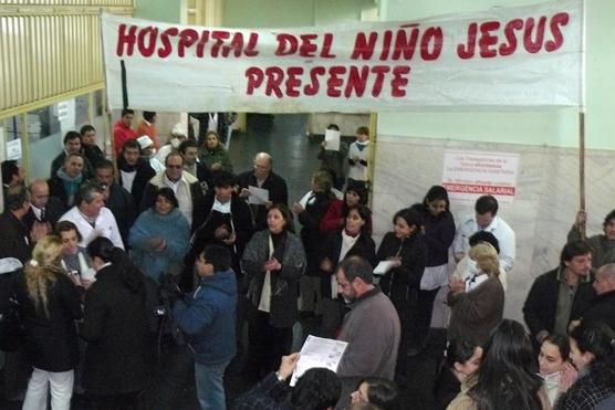 Los profesionales de la salud protestaron en los hospitales