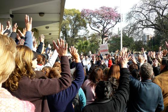 Después se realizó una asamblea donde decidieron seguir con medidas de fuerza, sólo se atenderá guardia e internaciones