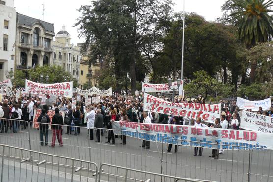 Se hizo un minuto de silencio en homenaje a las enfermeras fallecidas