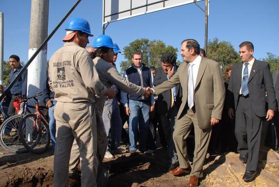 Alperovich desechó que las obras públicas estén paradas