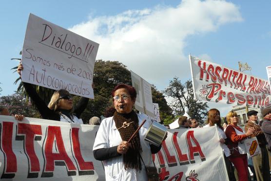 Los trabajadores de la salud hicieron una nueva protesta