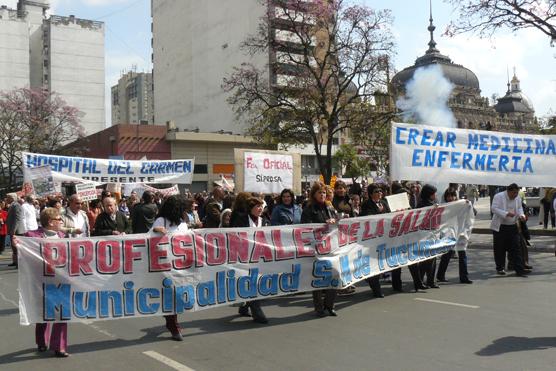 Marcharon por Plaza Independencia, piden mejoras laburales y recomposición salarial