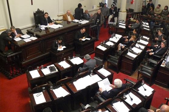 Jueves | La legislatura seonó y eligió sus representantes para el CAM, Carolina Vargas Aiganasse, Amado y Jerez