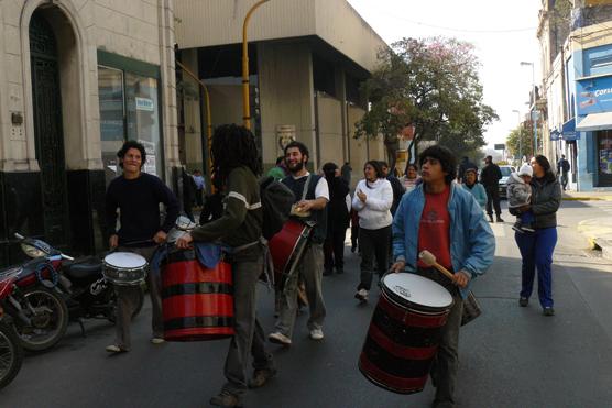 Viernes | Usuarios autoconvocados protestaron por el tarifazo del transporte