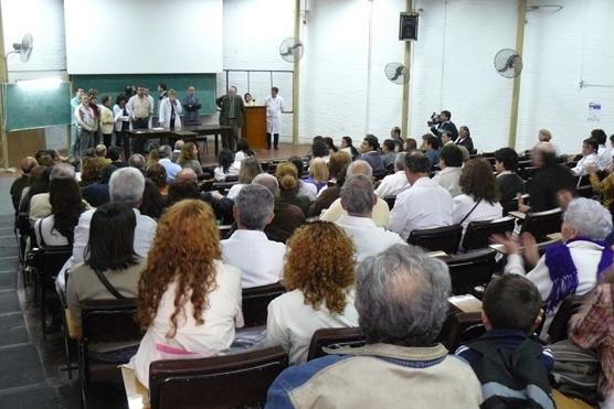 Continúa el conflicto de la salud. Ver más fotos