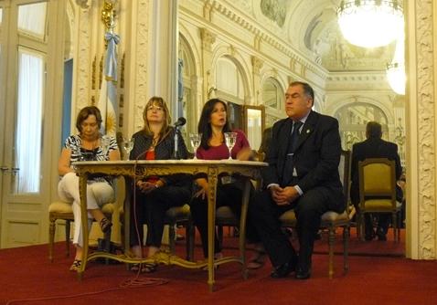 Cerisola y Rojkés de Temkin en la firma de convenio