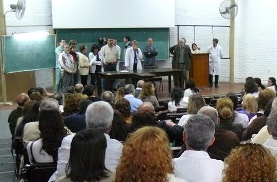 Lunes | en asamblea interhospitalaria se decidió seguir con las medidas de fuerza