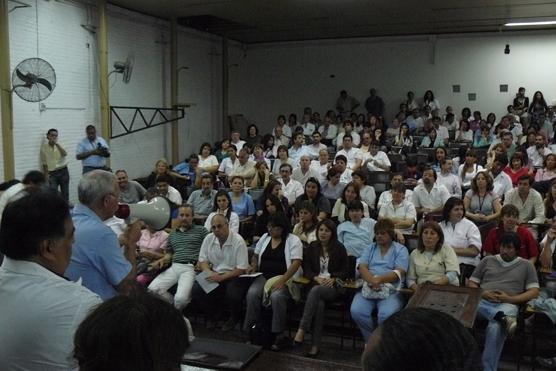 Masiva asamblea en el Centro de Salud