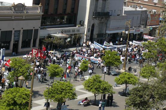 Los autoconvocados abrazaron la Plaza