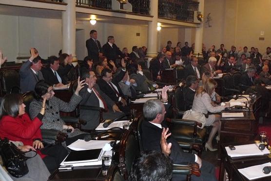 Jueves | En sesion de la Legislatura se aprobó la titularización de de todos los docenetes con 3 años de antigüedad