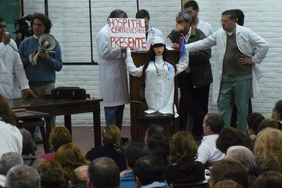 Viernes | Los trabajadores de la salud en asamblea resolvieron que el Lunes, Martes y Miércoles estarán de Paro