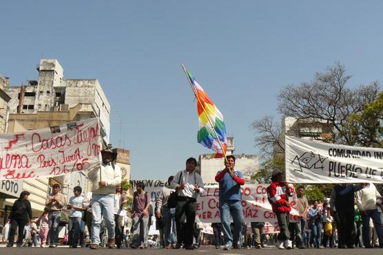 La comunidad de los Quilmes hizo sentir su enojo en Plaza Independencia