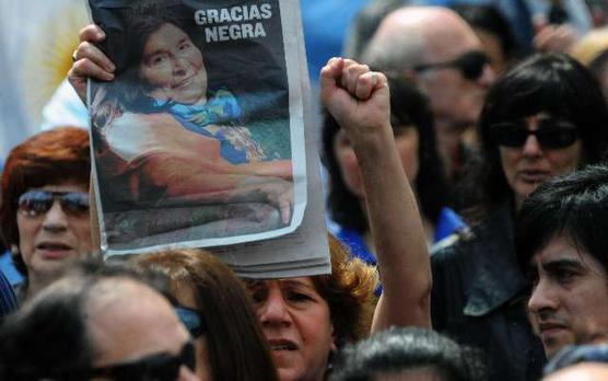 Una multitud fue al cementerio de la Chacarita