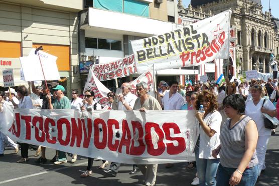 Los trabajadores de la salud realizaron la marcha 19