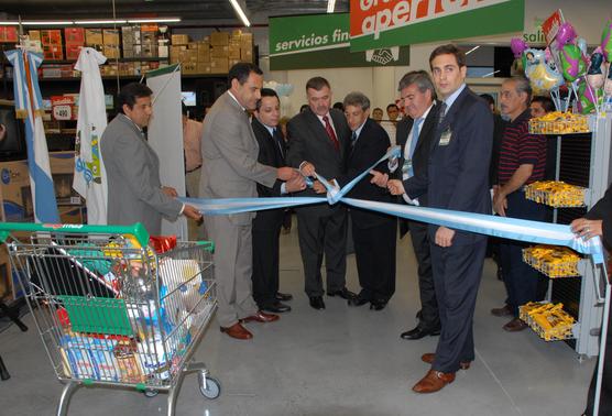 Funcionarios  provinciales en la inauguración     