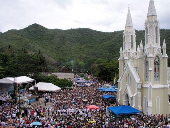 Como todos los años, miles de fieles coparán los alrededores de la Catedral