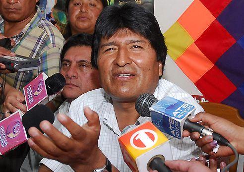 El Jefe de Estado resaltó que su misión en el poder "es servir al pueblo boliviano y someterse a sus mandatos"