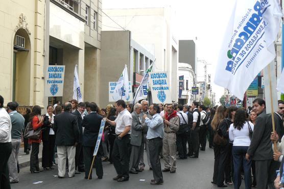 Luego de varias protestas lograron el aumento