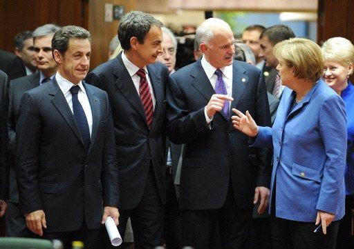 (Izq-dcha): Nicolas Sarkozy, José Luis Rodríguez Zapatero, George Papandreu y Angela Merkel, ayer en Bruselas