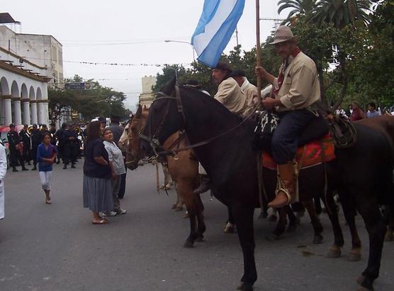 La partida de los gauchos en el Cabildo de Jujuy