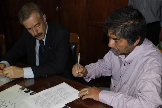 Firma del convenio entre Fotia y Cart