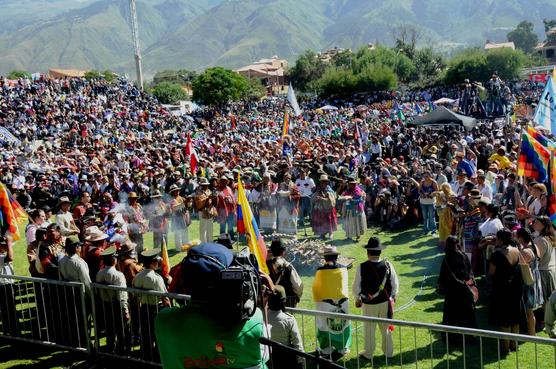 Miles de personas en Tiquipaya