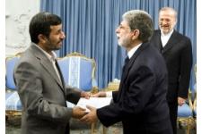 Ahmadinejad y Amorín ayer en Teherán