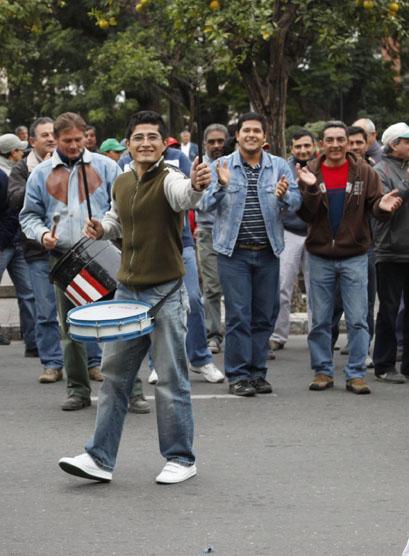 La causa es el conflicto que tiene la patronal con los obreros del limón