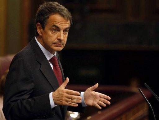 Rodríguez Zapatero durante el anuncio   