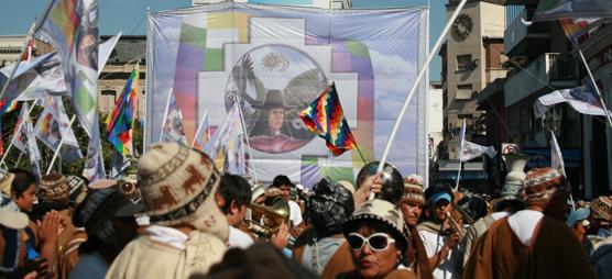 Bandera gigante de la agrupación jujeña